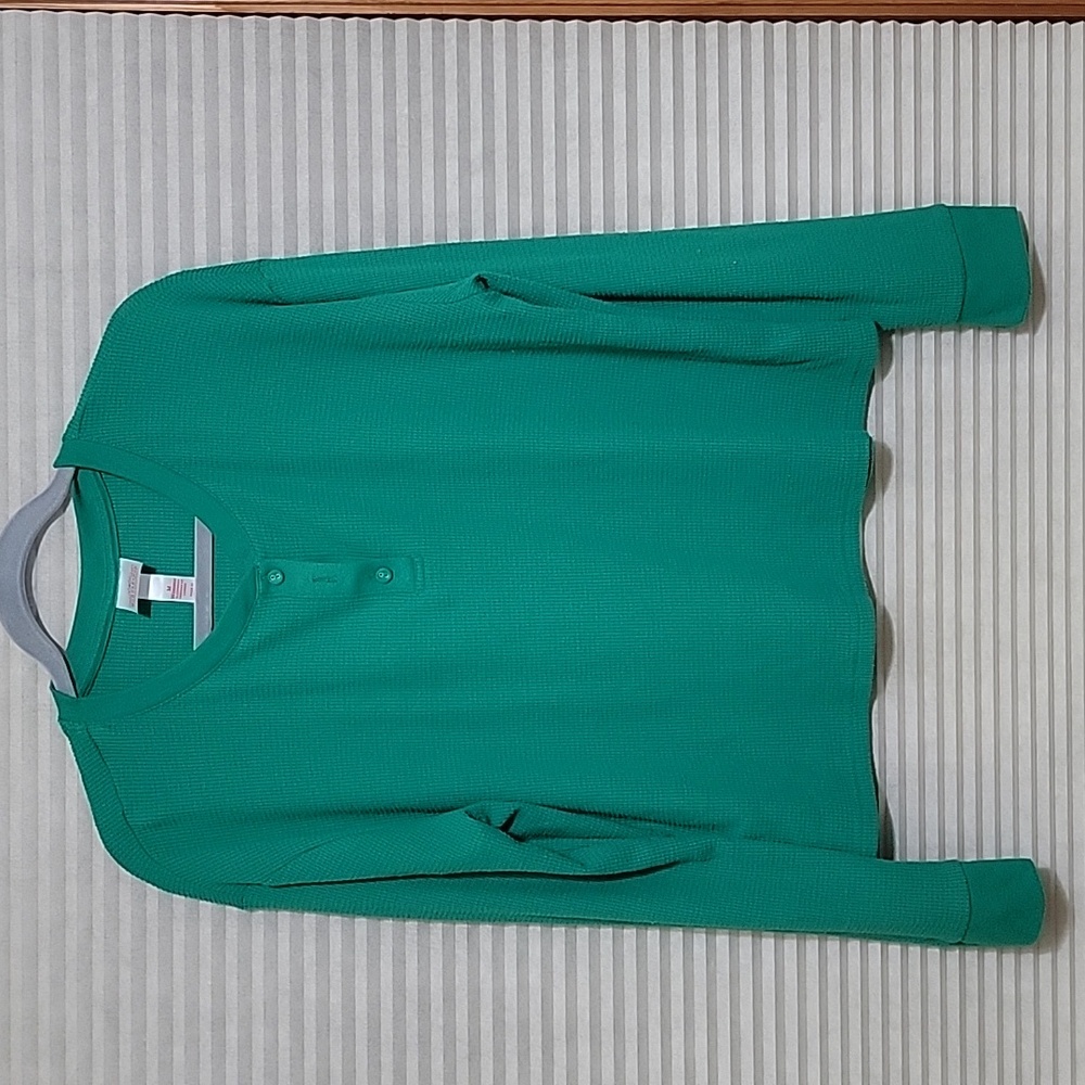 Green thermal pajama top